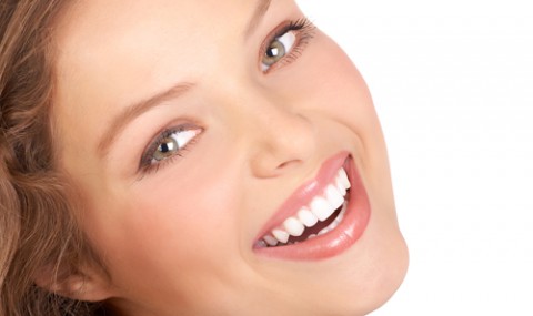 Comment Blanchir Les Dents Naturellement – Meilleurs Produits de Blanchiment Dentaire
