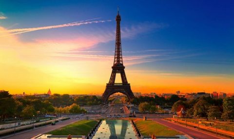 Comment Profiter de ses Vacances en France – Les Meilleures Activités et Tours à Paris, Bordeaux et Arles